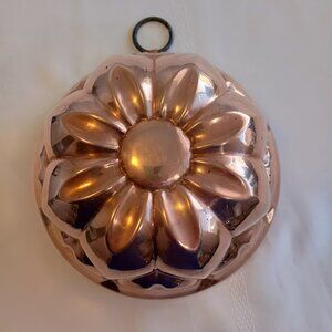 Vintage Larger Lined Copper Mold with Hanging Loop